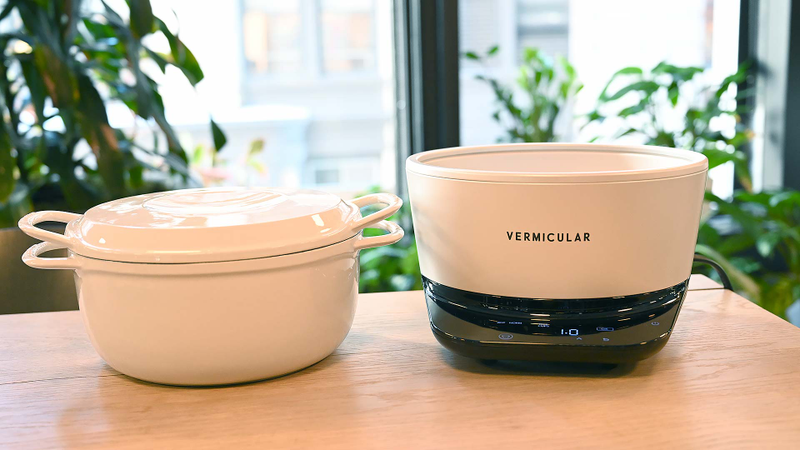 Illustration for article titled This Japanese Slow Cooker Is the Ultra-Precise, Overkill Crock-Pot of Your Fancy Kitchen Dreams